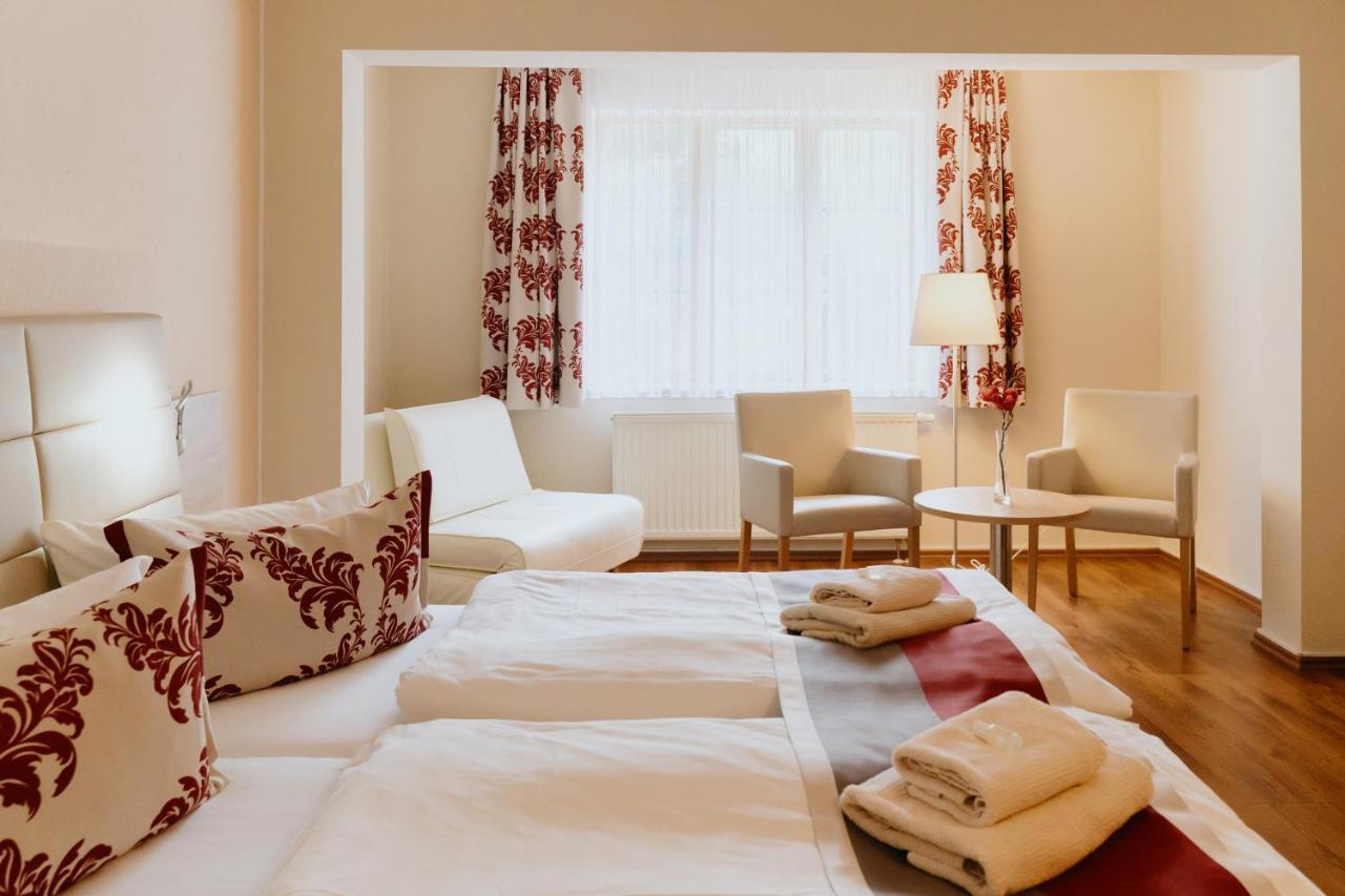 Hotel An Den Bleichen シュトラールズント エクステリア 写真