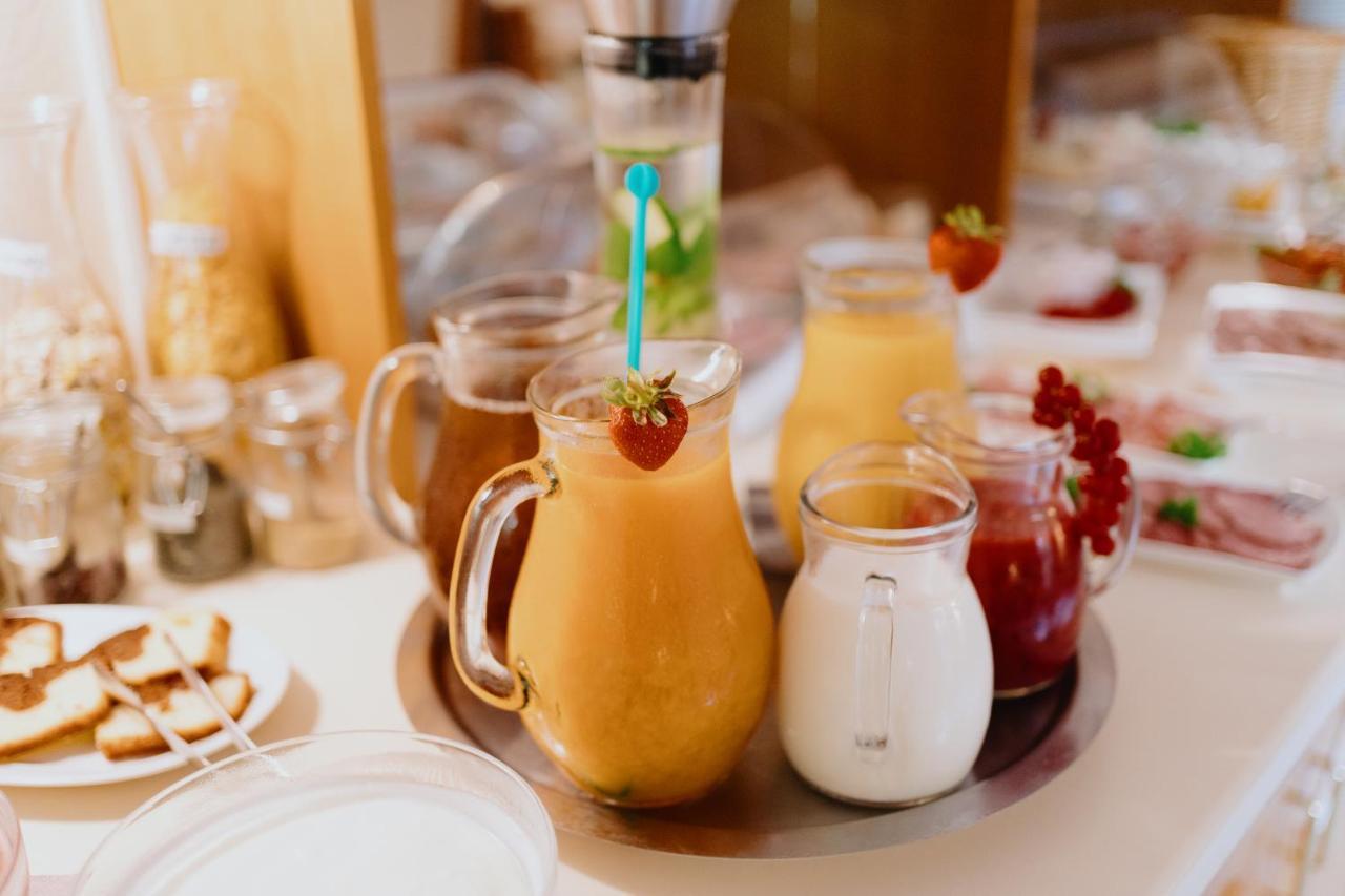 Hotel An Den Bleichen シュトラールズント エクステリア 写真