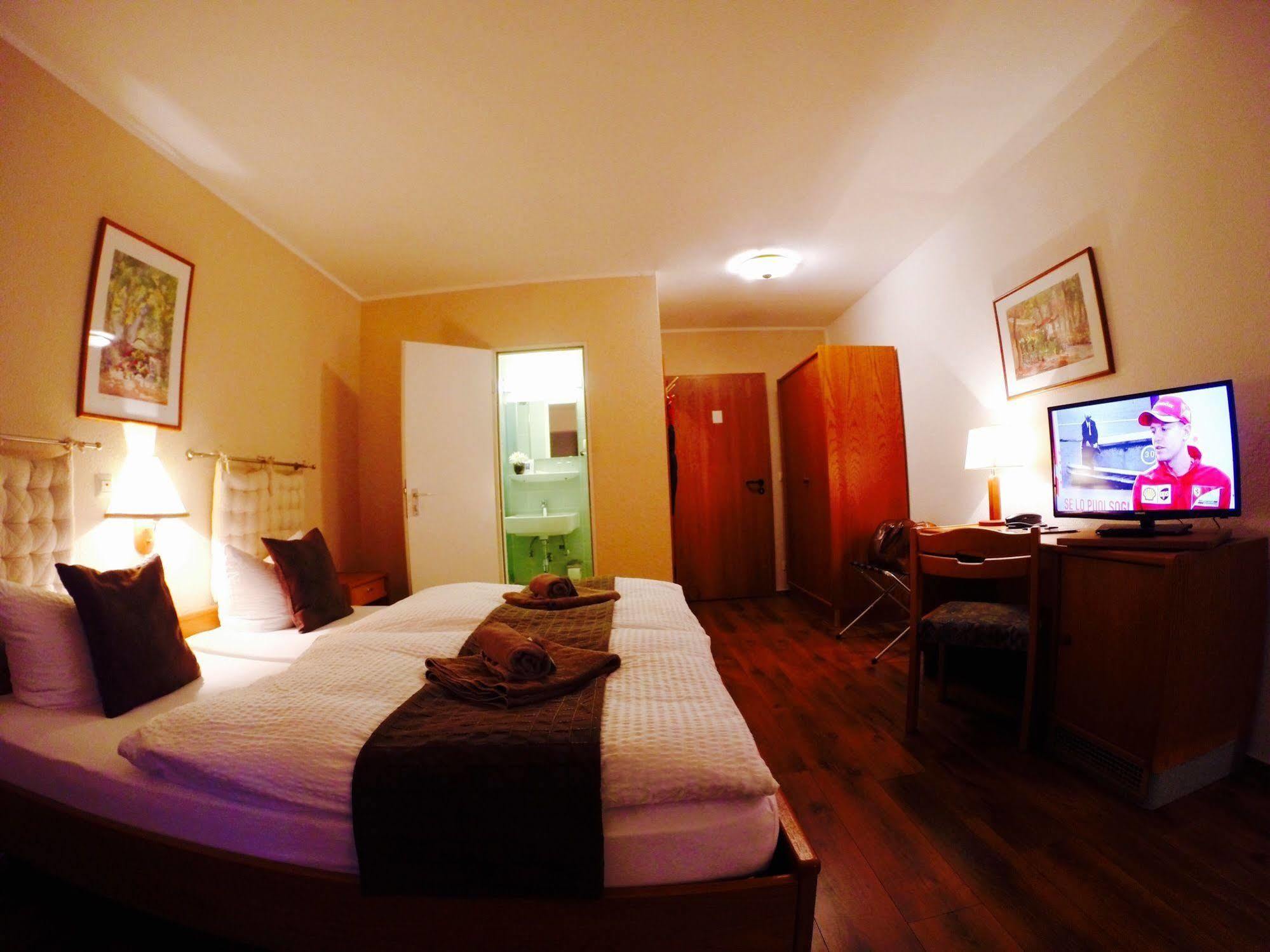 Hotel An Den Bleichen シュトラールズント エクステリア 写真