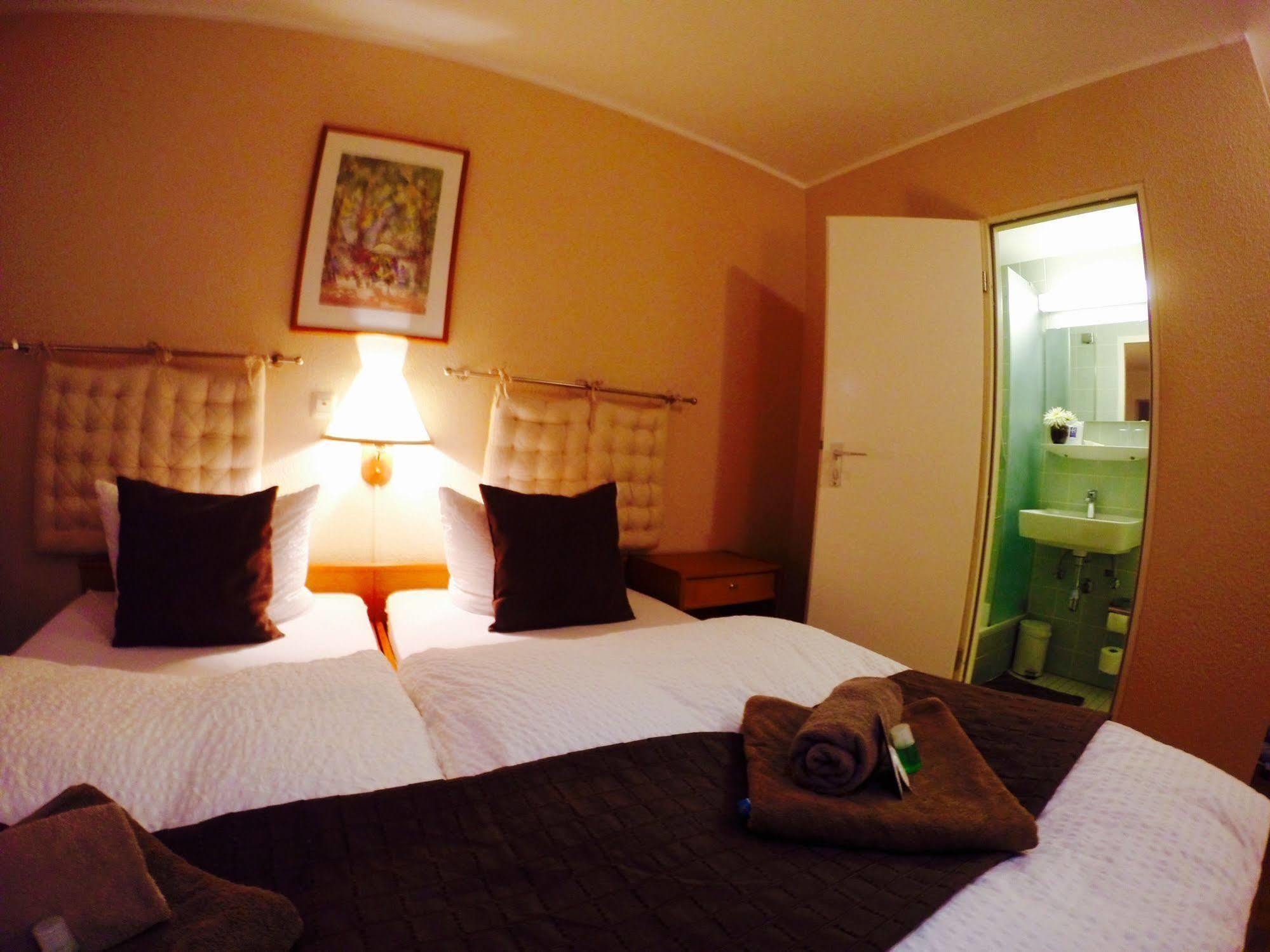 Hotel An Den Bleichen シュトラールズント エクステリア 写真