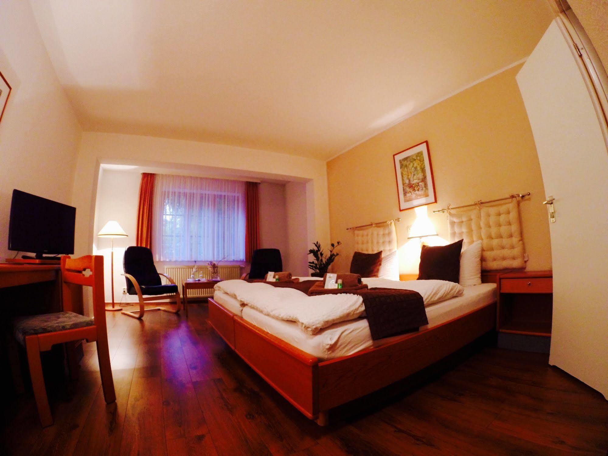 Hotel An Den Bleichen シュトラールズント エクステリア 写真