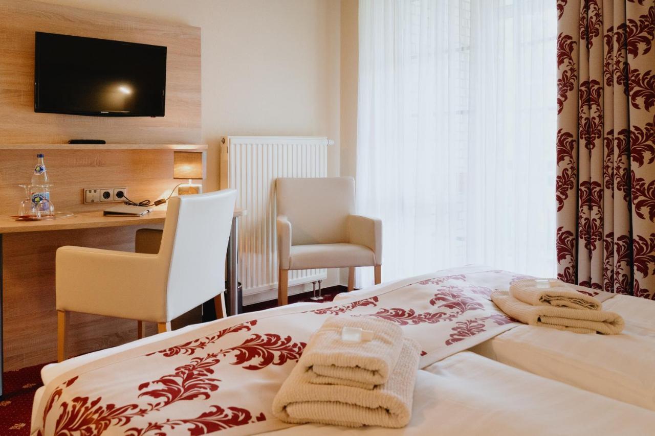 Hotel An Den Bleichen シュトラールズント エクステリア 写真