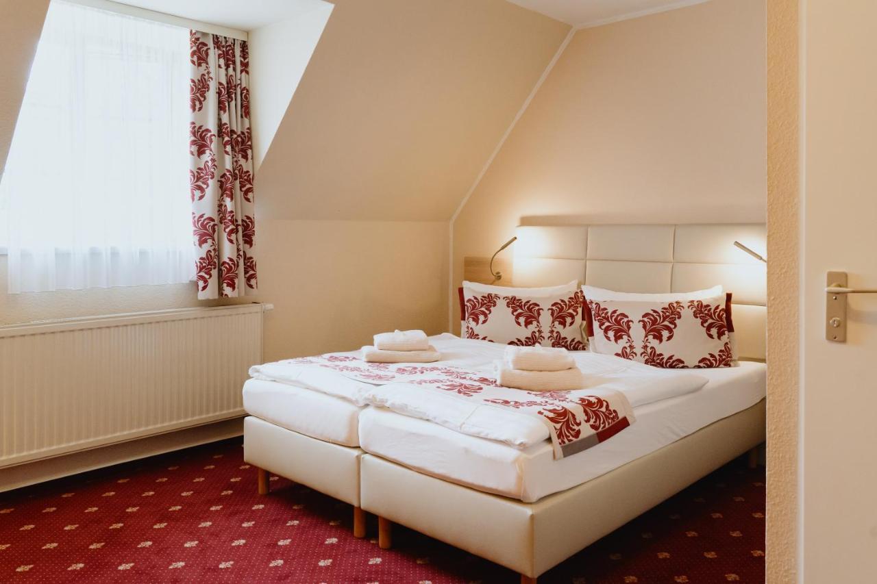 Hotel An Den Bleichen シュトラールズント エクステリア 写真