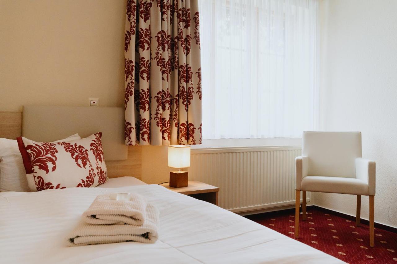 Hotel An Den Bleichen シュトラールズント エクステリア 写真